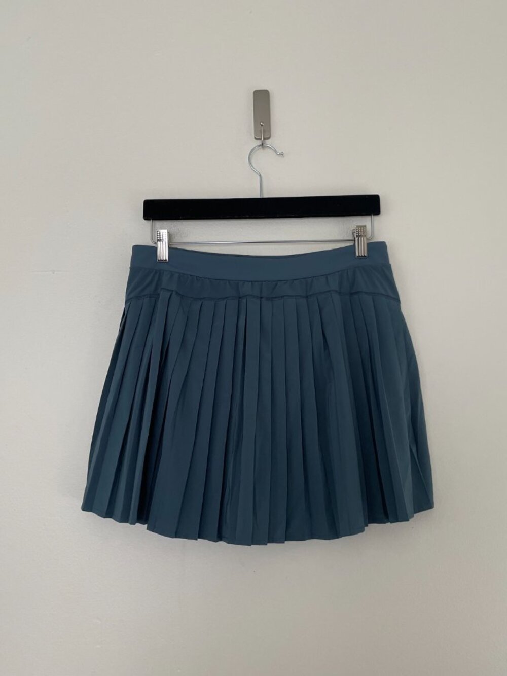 Spanx Get Moving Pleated Tennis Skort in Iron Blue Size XL - Picture 2 of 7